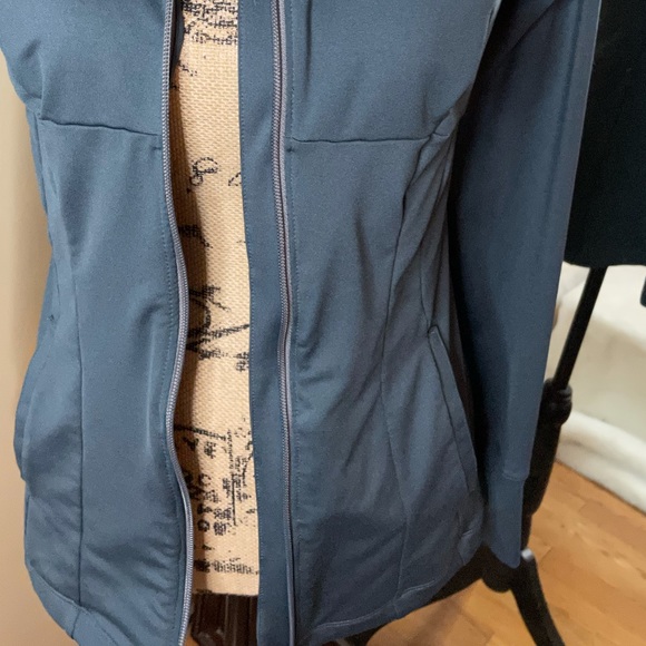 Under armor zip up jacket - Picture 8 of 8